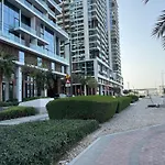 Ashri Luxe Spacious Apt Near Metro, Dubai Frame