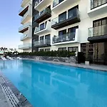 Modern 1Br Apartment - Jvc - Wifi - Pool - Gym