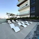 Modern 1Br Apartment - Jvc - Wifi - Pool - Gym