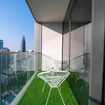 Luxurious 1-Bedroom Residence In Grande, Downtown