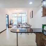 1Br Apt Near Metro Jlt Pool Gym Fast Wi-Fi