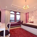 Six Bedroom Villa - Palm Jumeirah