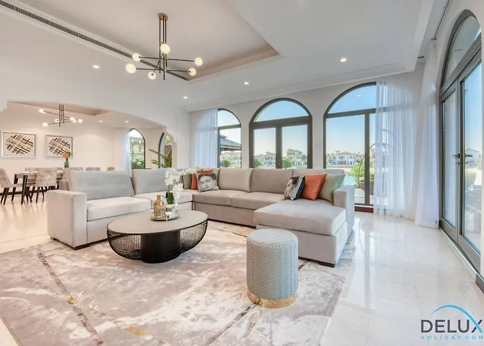 Luxe 5Br Villa With Assistant\'S Room And Private Pool On Palm Jumeirah By Deluxe Holiday Homes