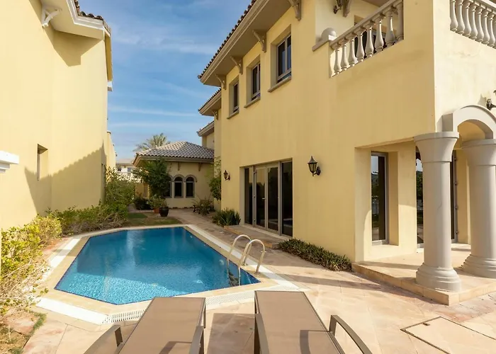 Palm Jumeirah Stunning 4Bhk Villa