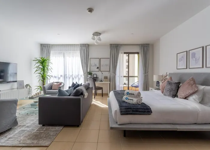 Higuests - Charming Studio With Balcony, Minutes To The Beach