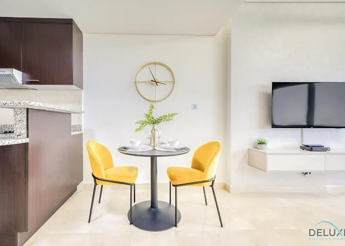 Refreshing Studio At Sky Gardens Difc By Deluxe Holiday Homes