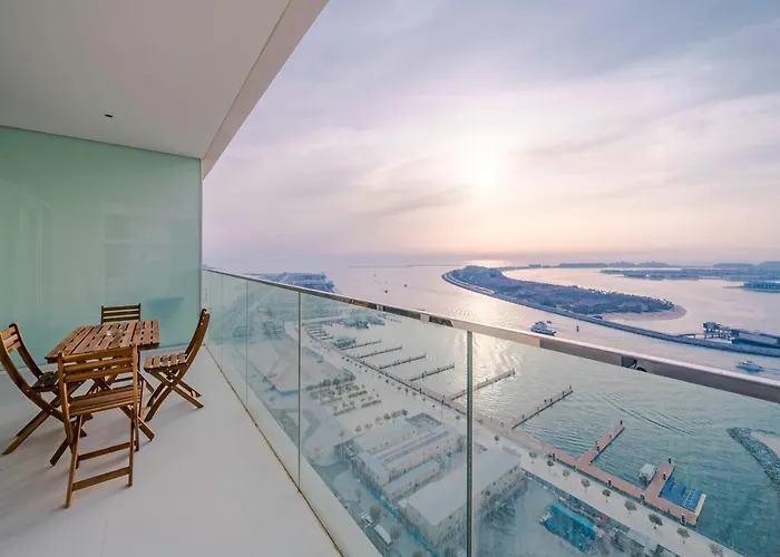 Breathtaking Atlantis View, Spacious 2Br On Beach