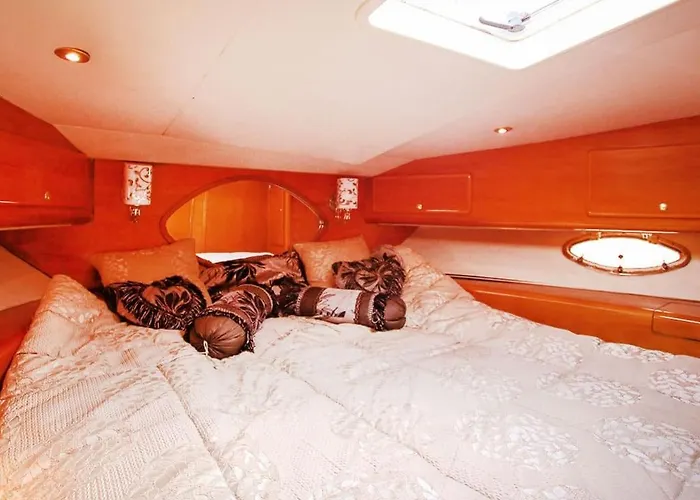 Luxury Yacht 55 feet