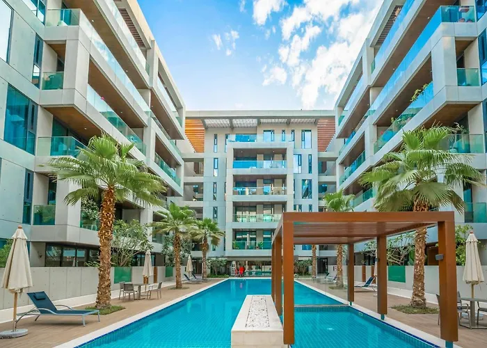 Fam Living City Walk - Opposite City Walk Mall - 2A
