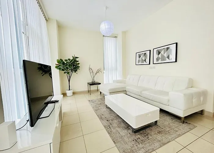Spacious 2Br With Central Location At Standpoint Tower