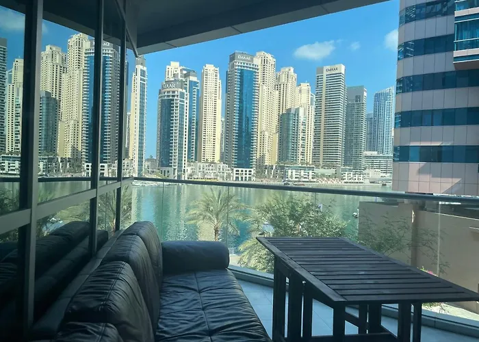 Stylish Marina View Apartment