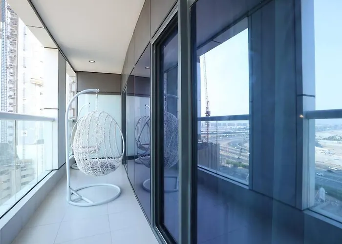 Brown Stone Holiday Homes Paramount Towers