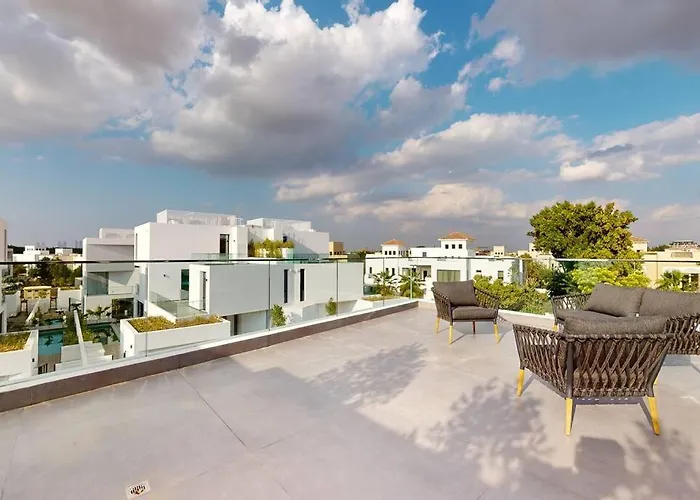 Luxurious 5 Bed Villa - Al Barari
