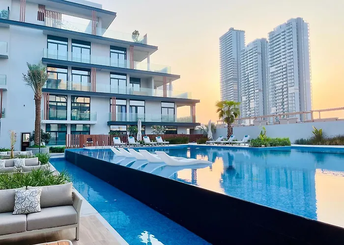 Luxury 1 Bedroom Apartment