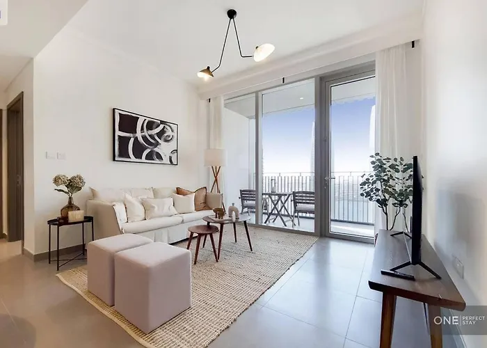 High Floor Stunning Location Canal View
