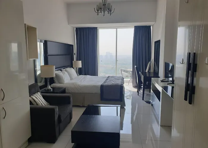 Radiant Studio With Golf Views In Dubai Sports City