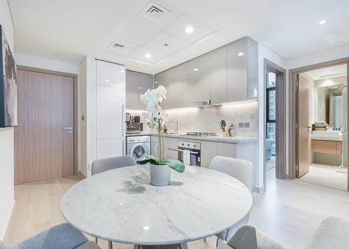 Charming 2Br Home With Elegant Interior