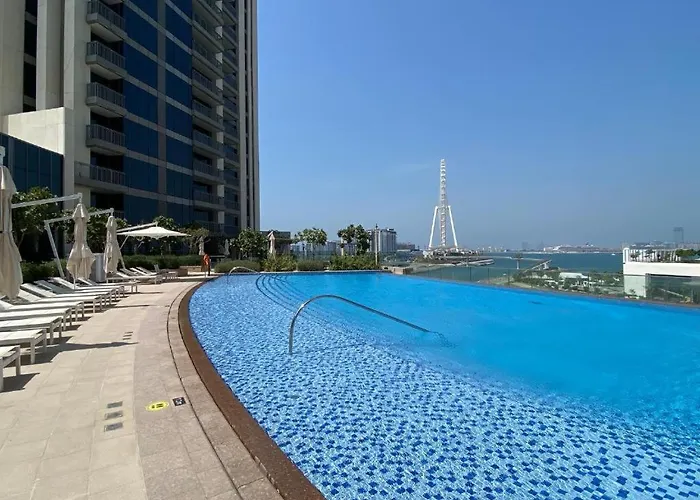 Breathtaking 2Br Apartment W/Sea Views