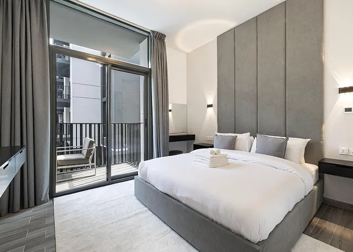 Sophisticated 1Br With Pool View In Belgravia Square Jvc
