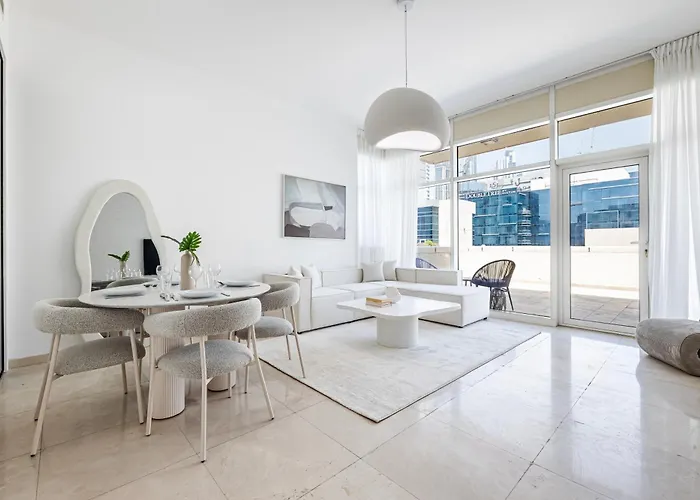 2Br Bay Square 7, City View