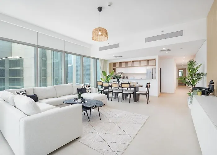 Luxurious 4-Bedrooms Near Burj Khalifa And Dubai Mall In Downtown!