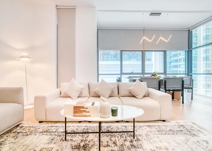 Stylish Upgraded 3Br Retreat In Dubai Marina