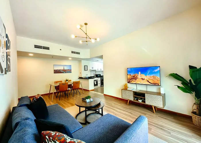 1 Bedroom Renovated Apartment In Marina Diamond 3 Close To Tram And Metro