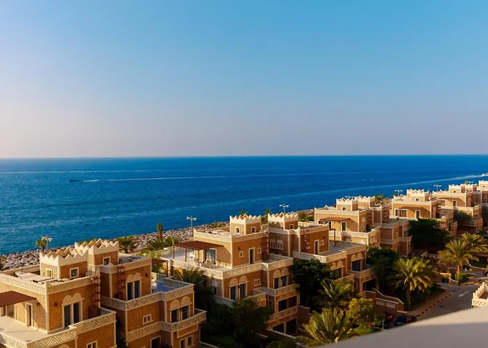 Charming Sea View 2Bdr, Beach And Pool Access