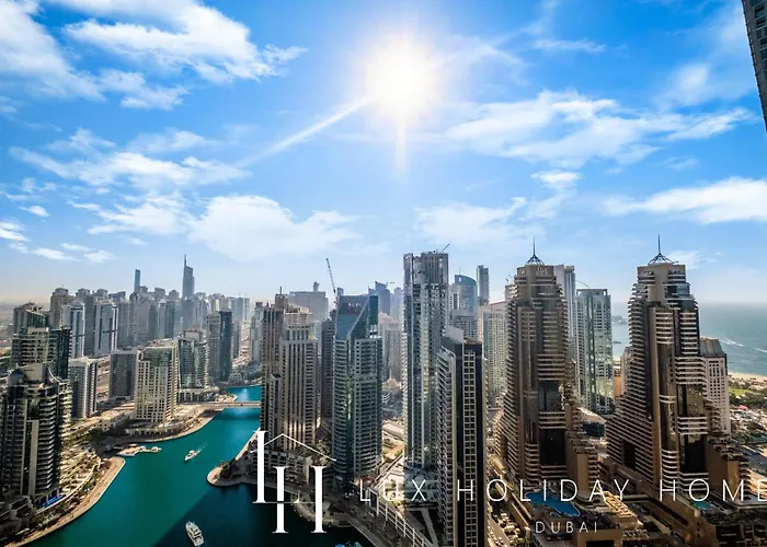 Lux The Marina Gate Sea View Suite 2