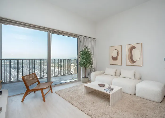 Modern 1-Bedroom Retreat In Mbr City