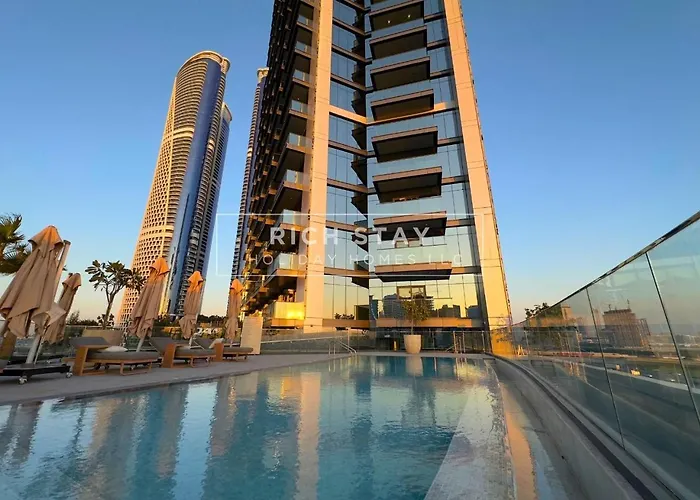 Sleek 2Br In Nobles, Business Bay