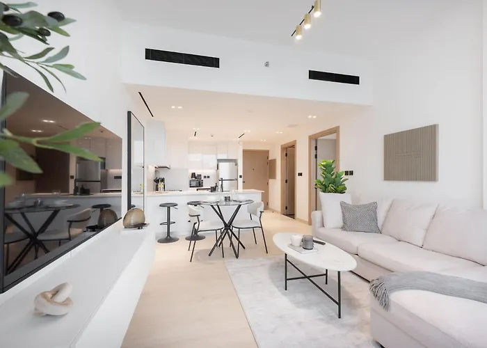 Awesome 1-Bedroom Apartment Perfect For 4 In Jvc Near To Dubai Miracle Garden