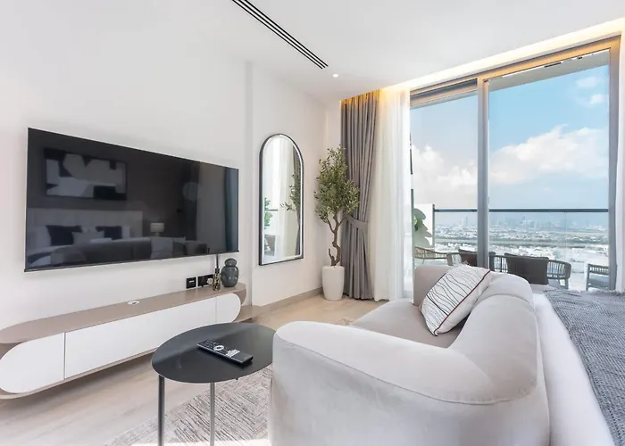 Sleek Studio In Jumeirah Village Triangle