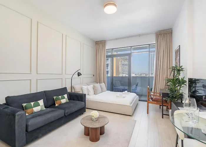 Dubai Studio - Trendy Interiors - City Views