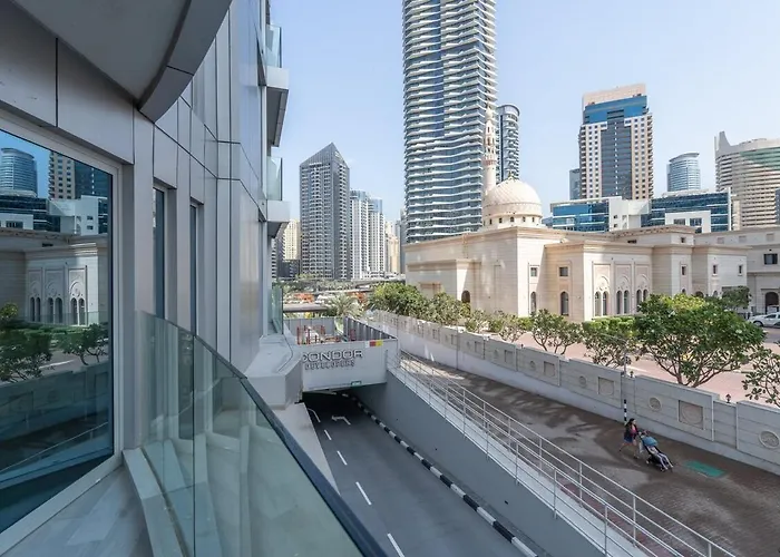 Vogue Condor Star Dubai Marina - Fully Renovated, Brand-New One Bedroom Apartment With Balcony And Infinity Pool Access