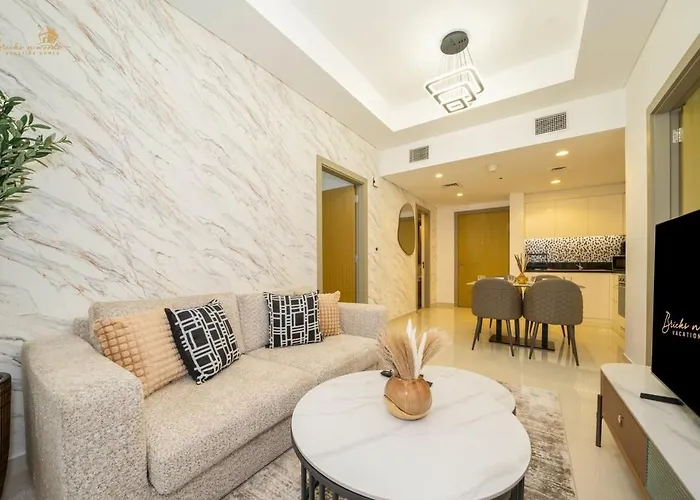 Magnificent Canal View 2 Bhk 6 Pax