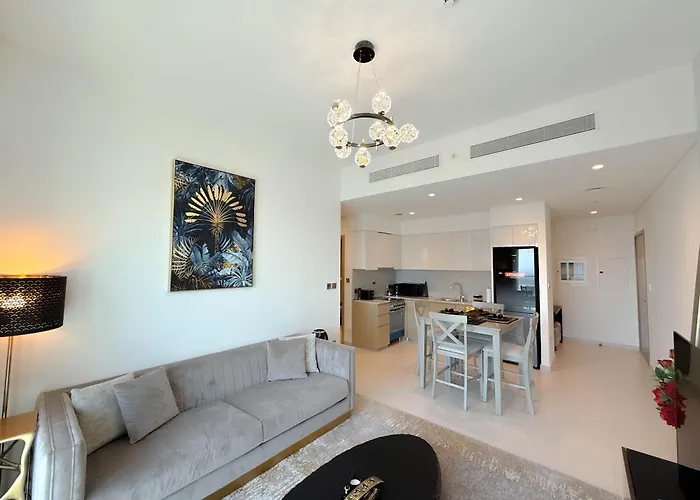 Ina Homes - Burj Royal 1 Bedroom Stylish Apartment