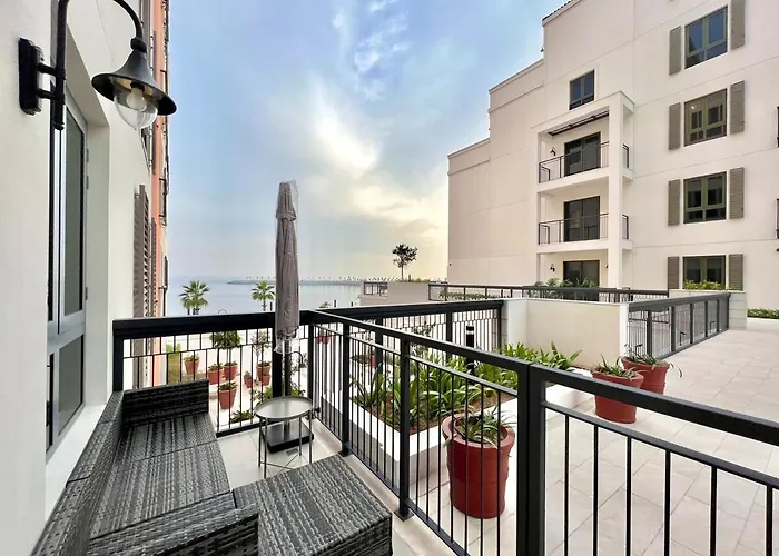 50 Shades Of Grey Luxury Apartment Near Beach