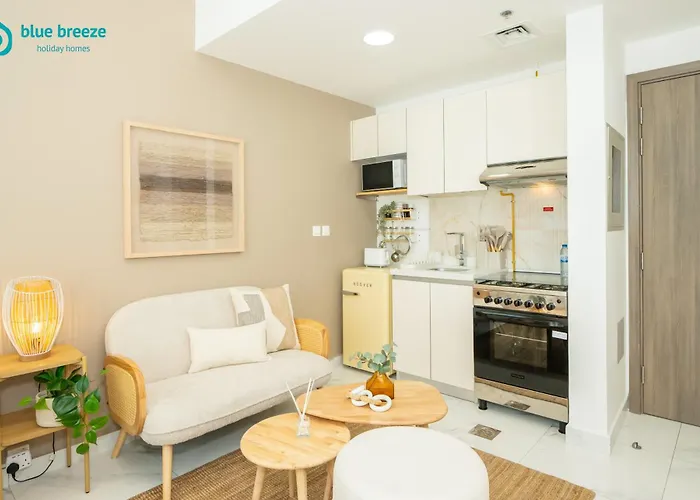 Blue Breeze - Elegant Studio In Serenity Lake 5, Jvc