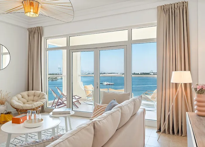 Shoreline Beachfront Apartment With Full Sea View And Pool Palm Jumeirah