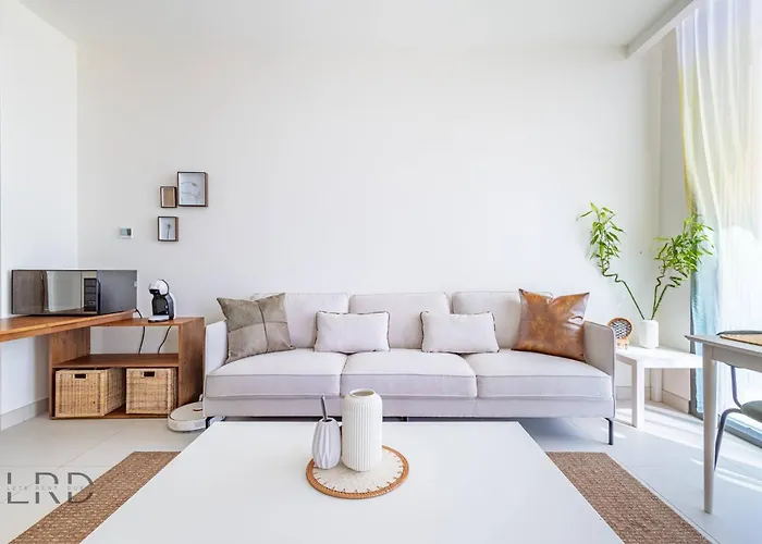 Modern & Vibrant 1Br Dubai Hills
