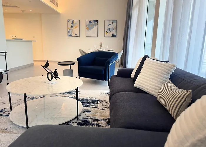 Ashri Luxe Spacious Apt Near Metro, Dubai Frame