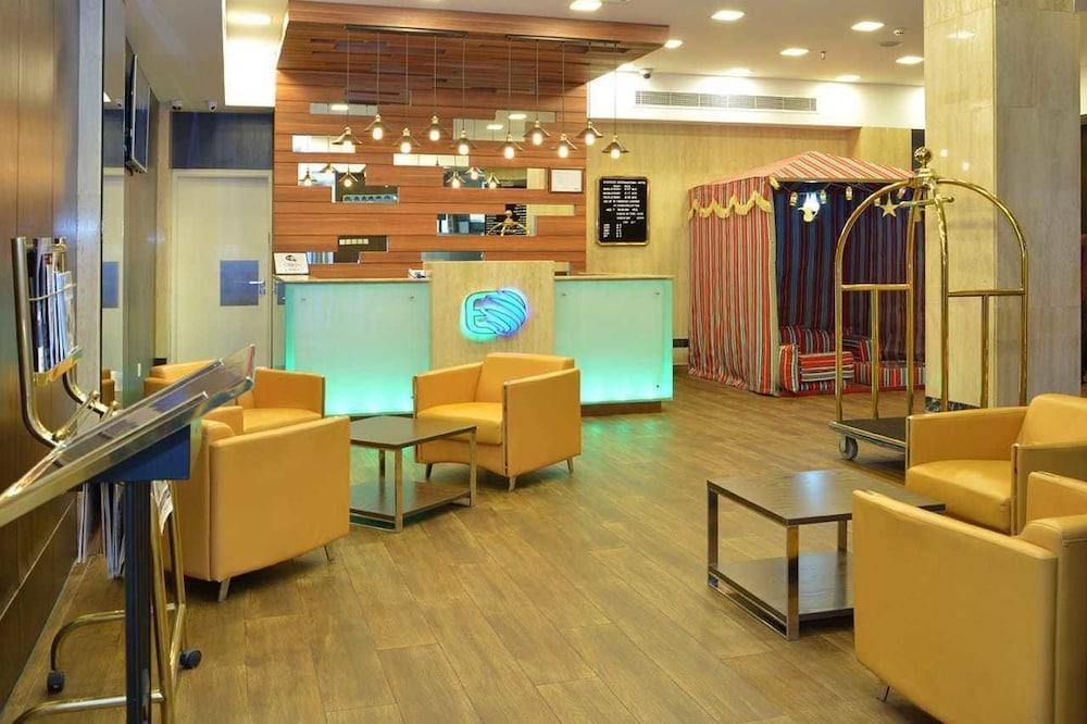 Otel Everest International