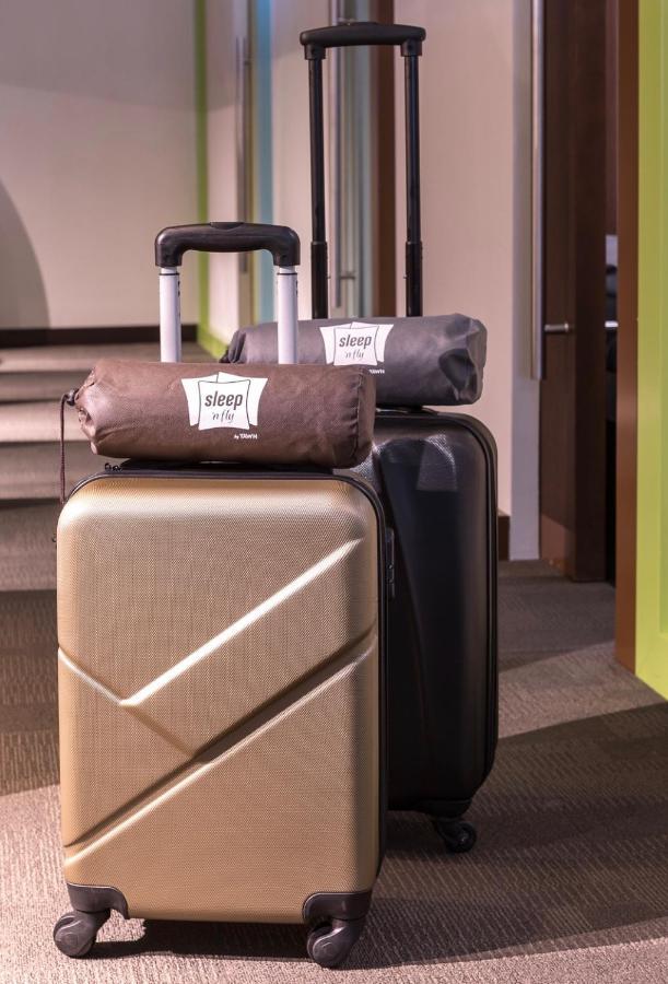 Kapselhotel Sleep 'n Fly Sleep Lounge, C-gates Terminal 3 - Transit Only *