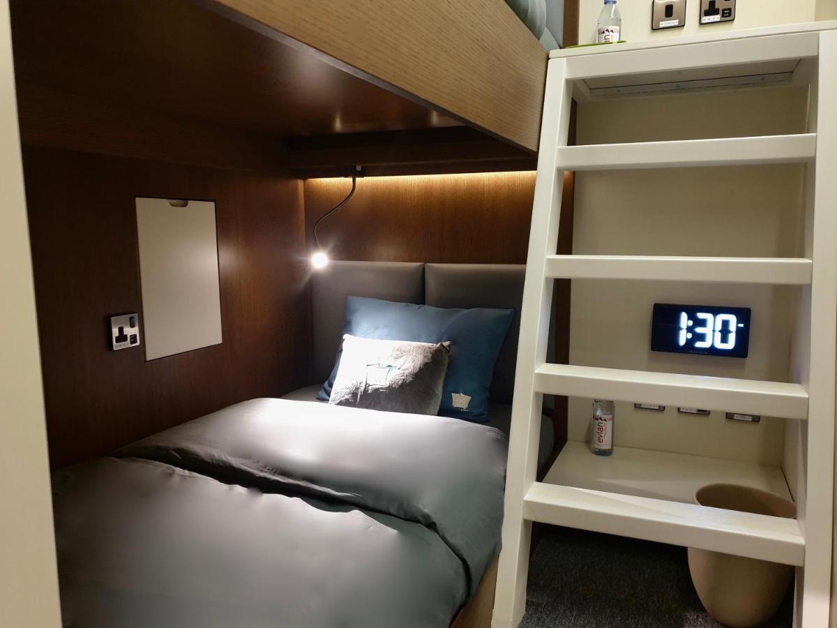 Sleep 'n Fly Sleep Lounge, C-gates Terminal 3 - Transit Only Kapselhotel *