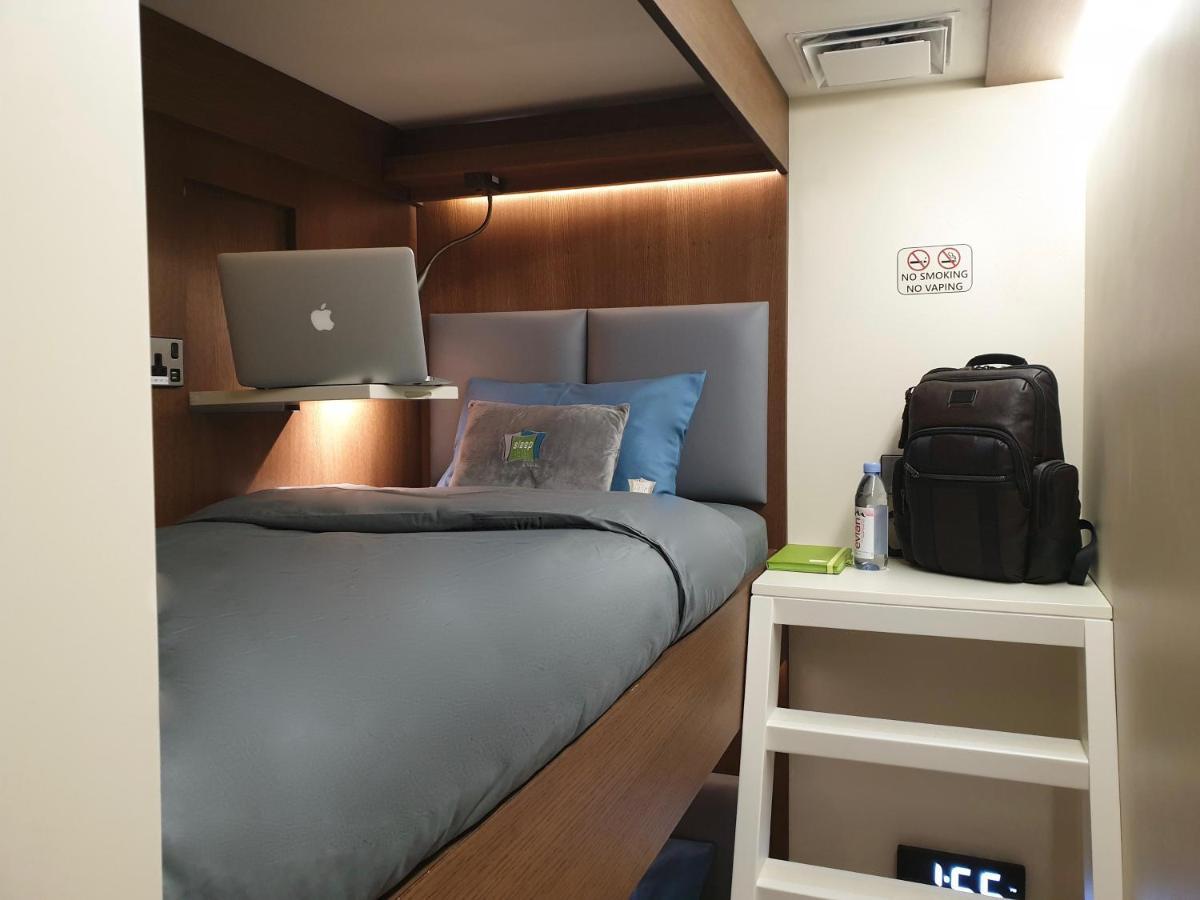 Sleep 'n Fly Sleep Lounge, C-gates Terminal 3 - Transit Only Kapselhotel