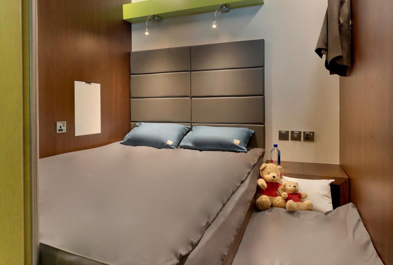 Sleep 'n Fly Sleep Lounge, C-gates Terminal 3 - Transit Only * Dubai