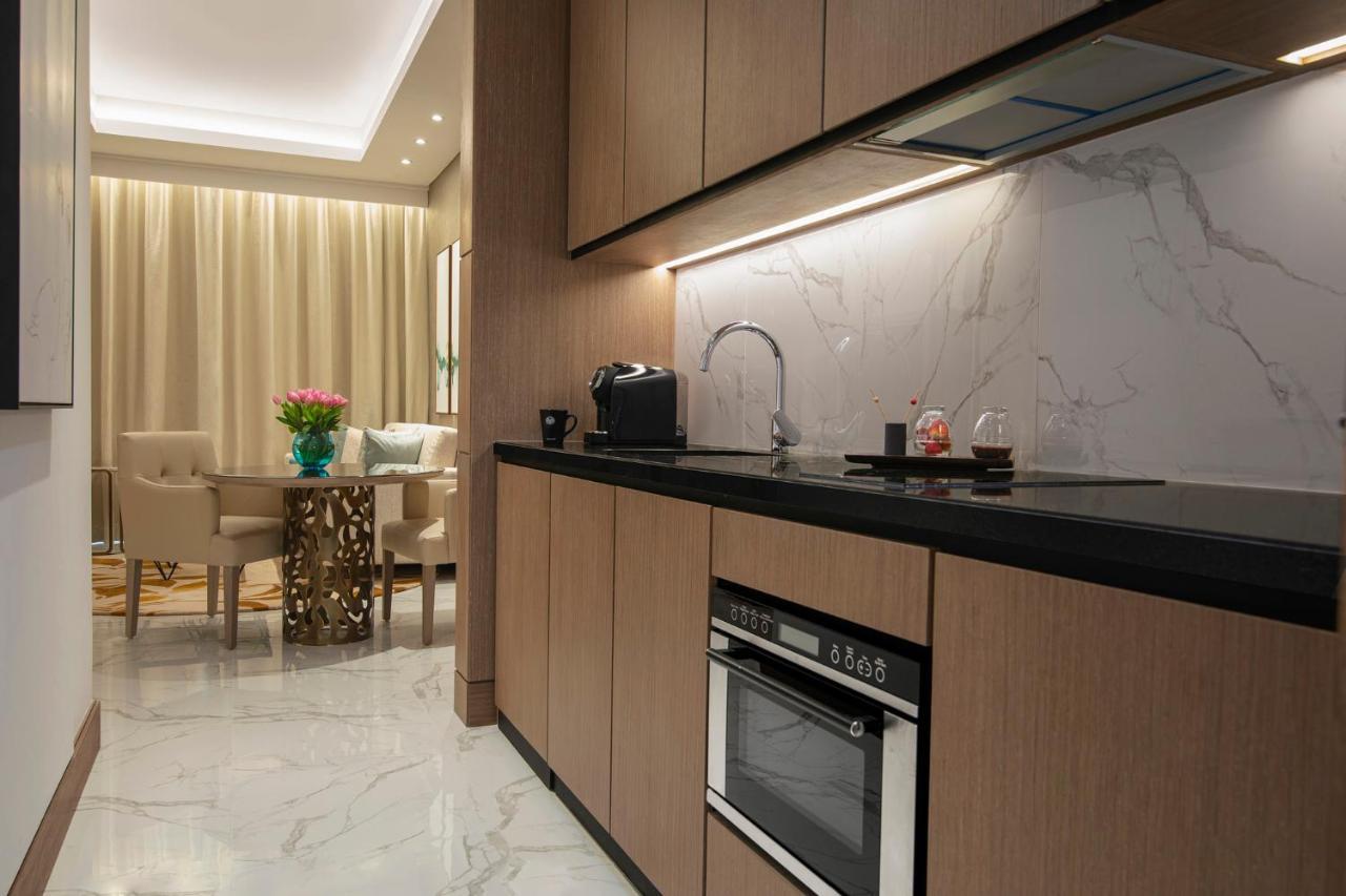 Hotel Al Jaddaf Rotana 5*