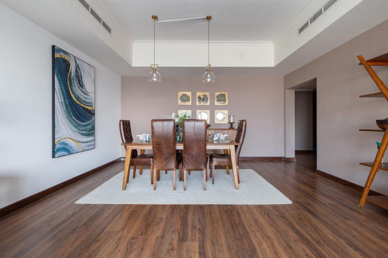 Frank Porter - Emirates Crown Tower Apartment