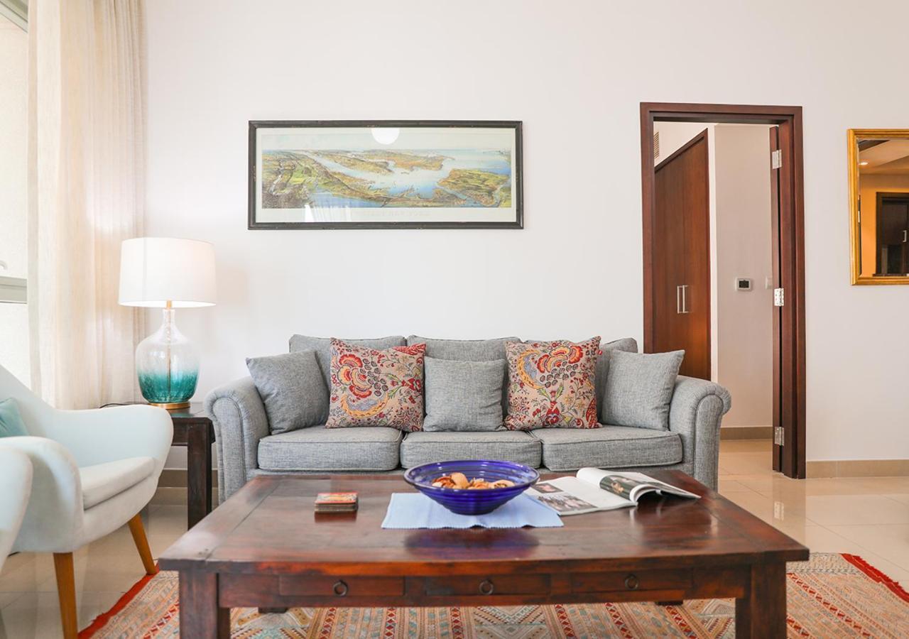 Apartment Nasma Luxury - Fancy With Balcony Near Burj Khalifa